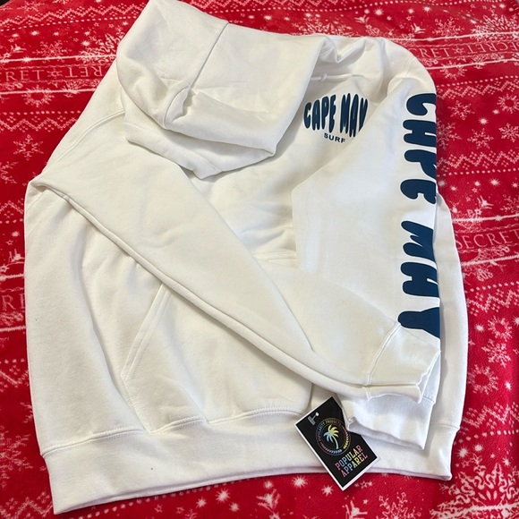 Selling Gildan Cape May hoodie it’s a medium and color is white - Picture 2 of 3